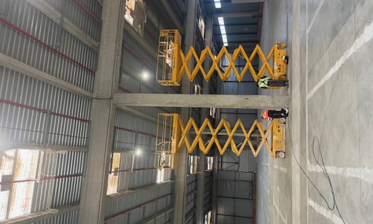 Relamping de leds dans un bâtiment de logistique à Lyon