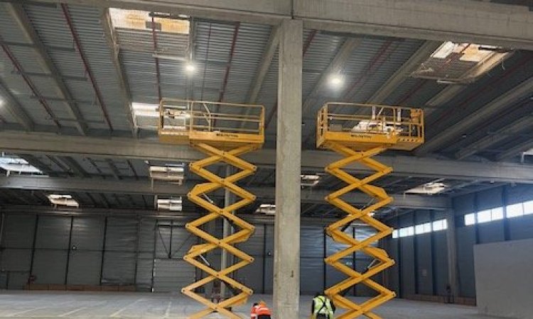 Relamping d’un bâtiment logistique avec des leds à Lyon
