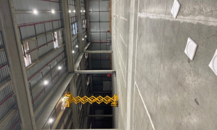 Relamping de leds dans un bâtiment de logistique à Lyon